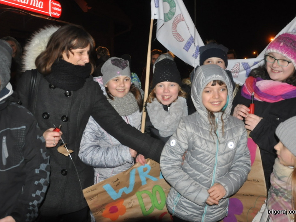 Powitanie Jagody. Były koleżanki i koledzy, nauczyciele i przyjaciele dziewczynki (FOTO)