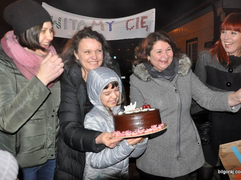 Powitanie Jagody. Były koleżanki i koledzy, nauczyciele i przyjaciele dziewczynki (FOTO)