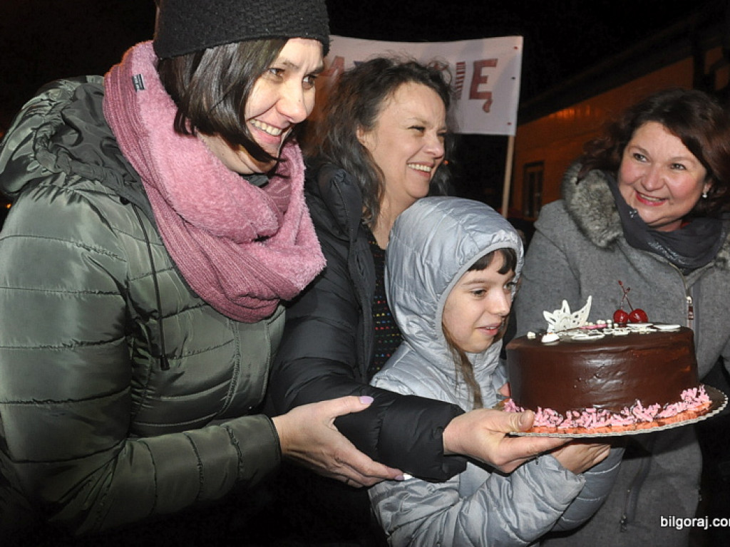 Powitanie Jagody. Były koleżanki i koledzy, nauczyciele i przyjaciele dziewczynki (FOTO)
