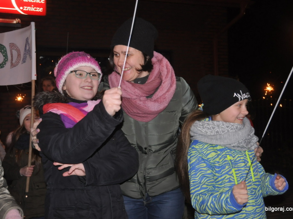 Powitanie Jagody. Były koleżanki i koledzy, nauczyciele i przyjaciele dziewczynki (FOTO)