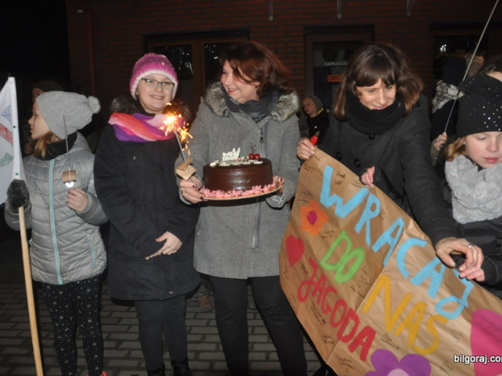 Powitanie Jagody. Były koleżanki i koledzy, nauczyciele i przyjaciele dziewczynki (FOTO)