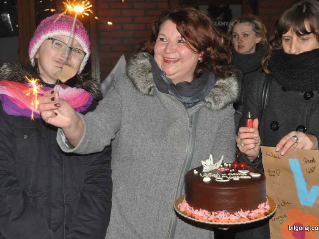 Powitanie Jagody. Były koleżanki i koledzy, nauczyciele i przyjaciele dziewczynki (FOTO)