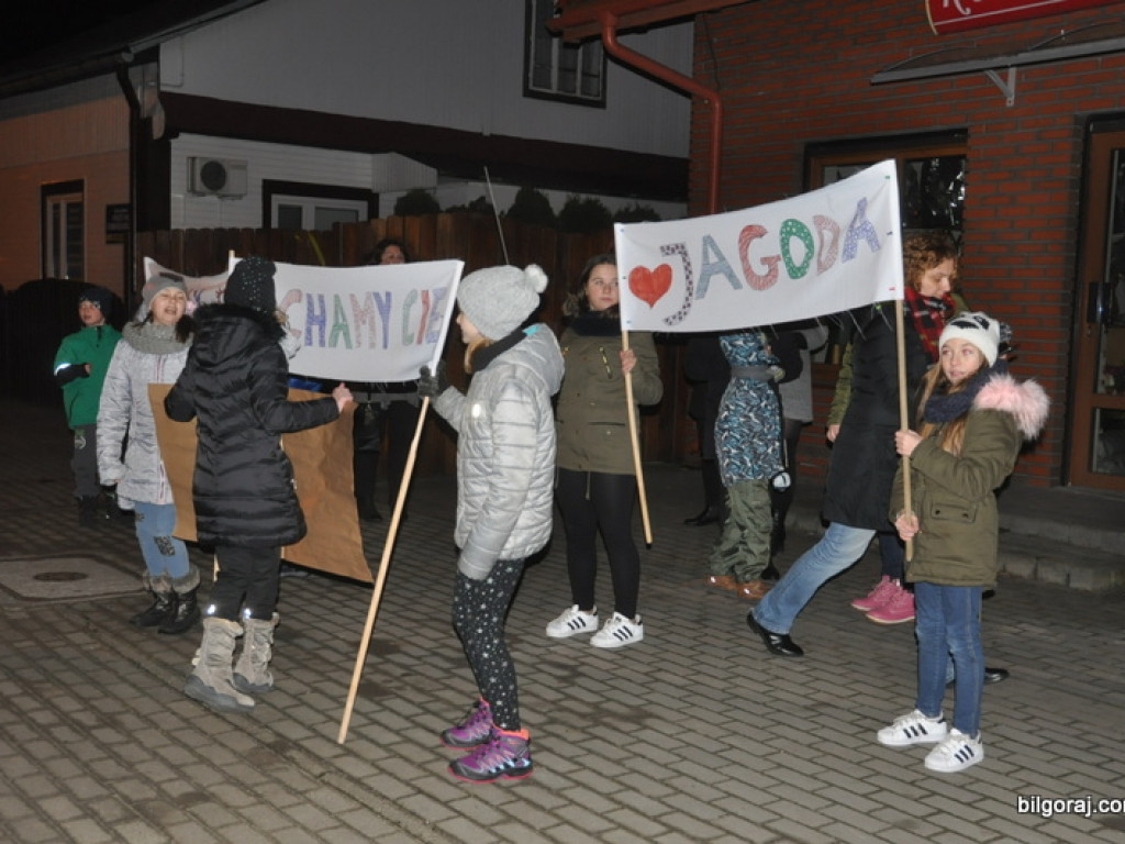 Powitanie Jagody. Były koleżanki i koledzy, nauczyciele i przyjaciele dziewczynki (FOTO)