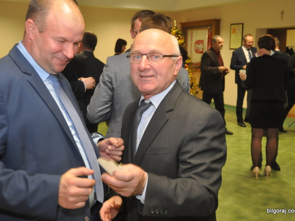 Spotkanie opłatkowe Rady Powiatu i pracowników Starostwa Powiatowego w Biłgoraju (FOTO)
