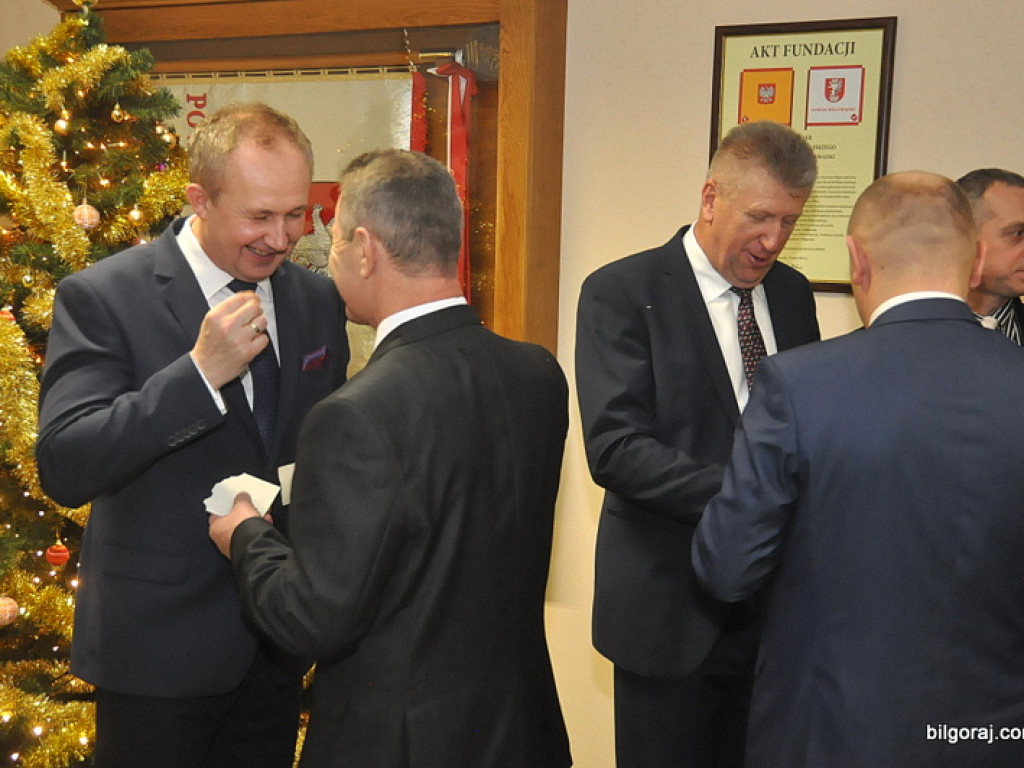 Spotkanie opłatkowe Rady Powiatu i pracowników Starostwa Powiatowego w Biłgoraju (FOTO)