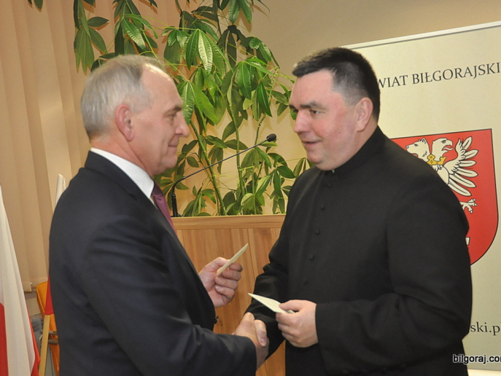 Spotkanie opłatkowe Rady Powiatu i pracowników Starostwa Powiatowego w Biłgoraju (FOTO)