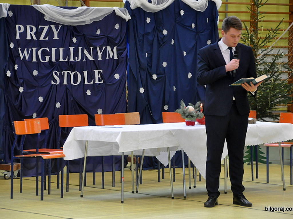 Przy wigilijnym stole w ZSBiO (FOTO)