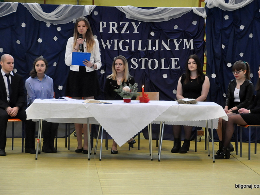 Przy wigilijnym stole w ZSBiO (FOTO)