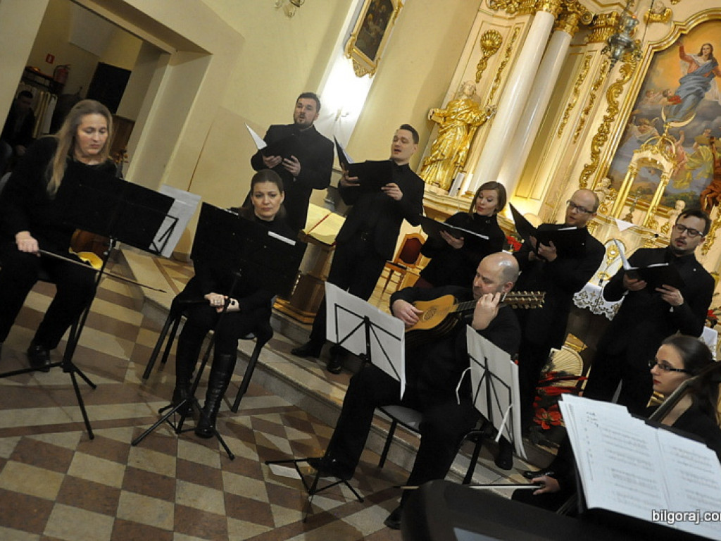Niezwykły koncert kolęd w kościele Trójcy Przenajświętszej Wniebowzięcia NMP (FOTO, VIDEO)