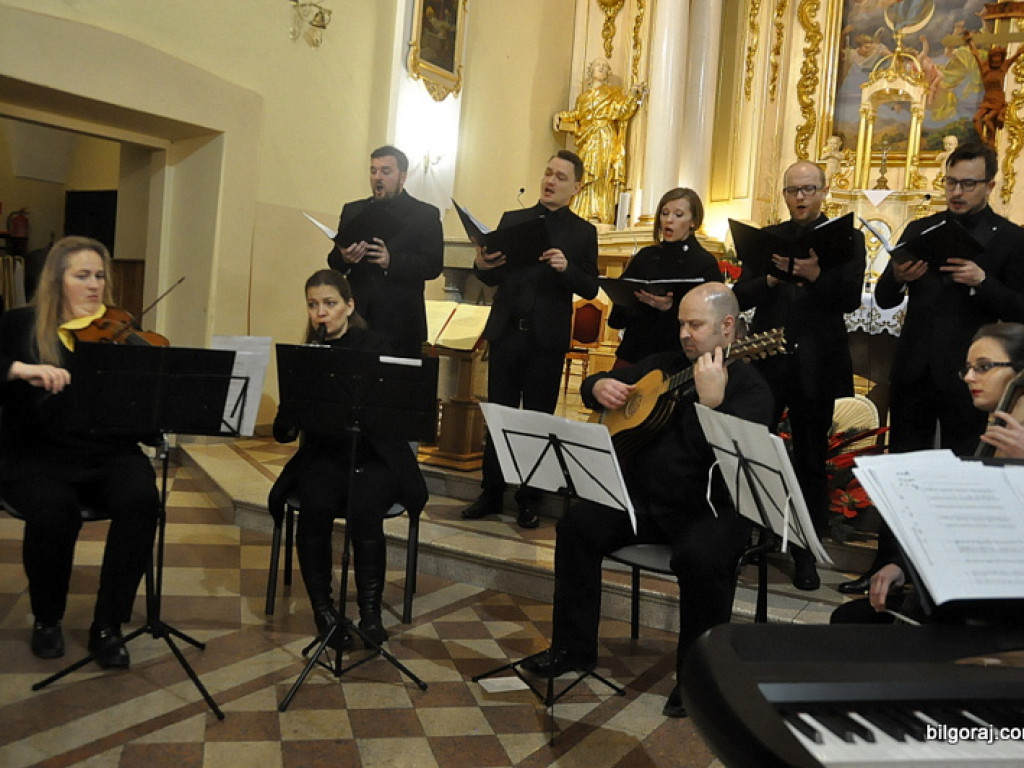 Niezwykły koncert kolęd w kościele Trójcy Przenajświętszej Wniebowzięcia NMP (FOTO, VIDEO)