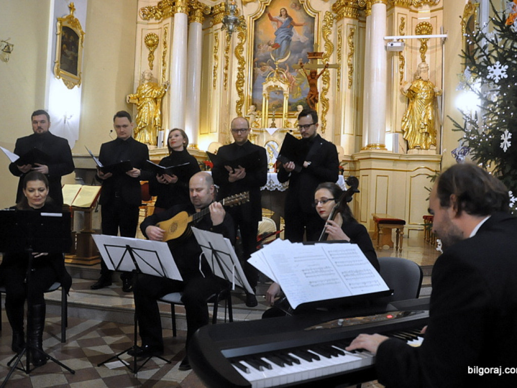Niezwykły koncert kolęd w kościele Trójcy Przenajświętszej Wniebowzięcia NMP (FOTO, VIDEO)
