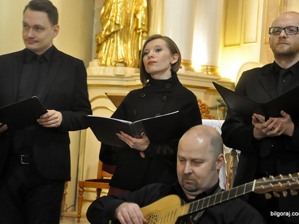 Niezwykły koncert kolęd w kościele Trójcy Przenajświętszej Wniebowzięcia NMP (FOTO, VIDEO)