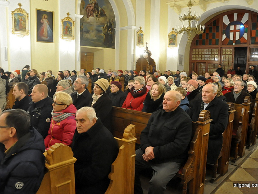 Niezwykły koncert kolęd w kościele Trójcy Przenajświętszej Wniebowzięcia NMP (FOTO, VIDEO)