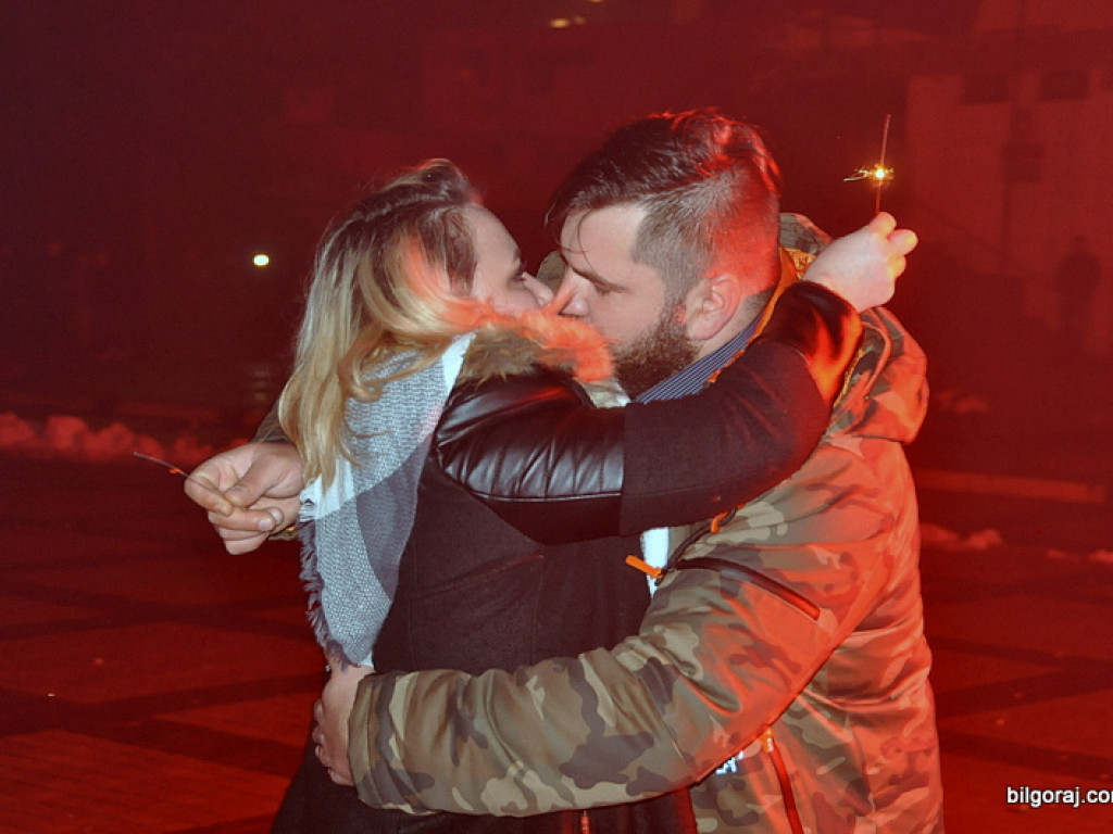 Mieszkańcy Biłgoraja przywitali Nowy Rok pod Ratuszem (FOTO)