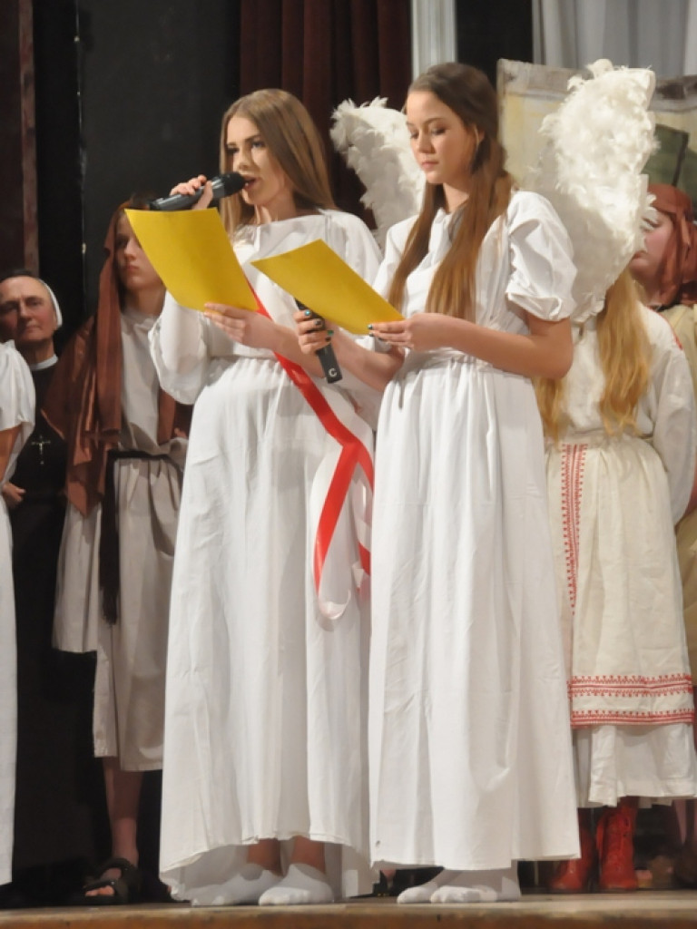 Jasełka na deskach Tarnogrodzkiego Ośrodka Kultury (FOTO)