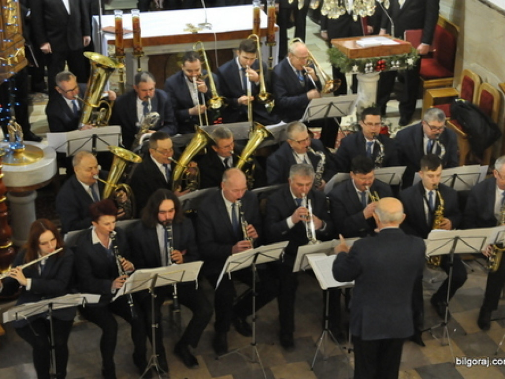 Biłgorajski chór i orkiestra dęta kolędowali w kościele św. Jerzego (FOTO)