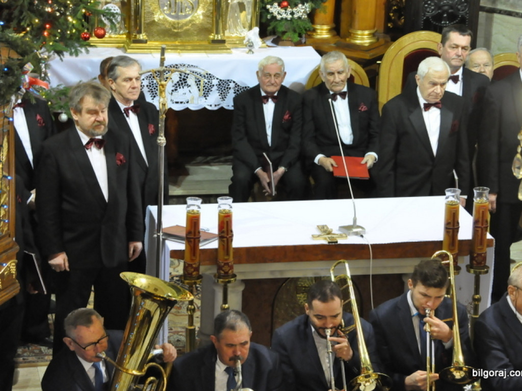Biłgorajski chór i orkiestra dęta kolędowali w kościele św. Jerzego (FOTO)