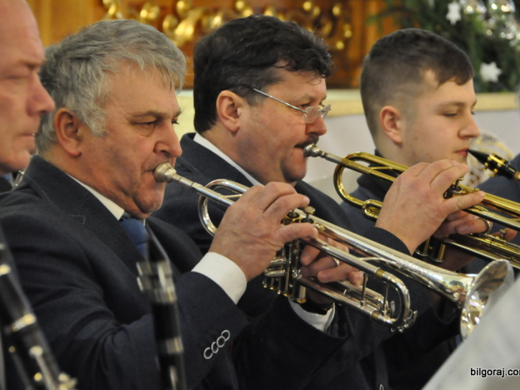 Biłgorajski chór i orkiestra dęta kolędowali w kościele św. Jerzego (FOTO)