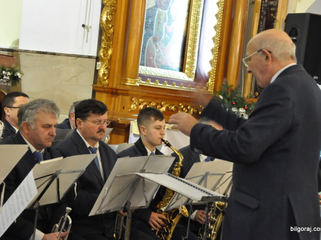 Biłgorajski chór i orkiestra dęta kolędowali w kościele św. Jerzego (FOTO)