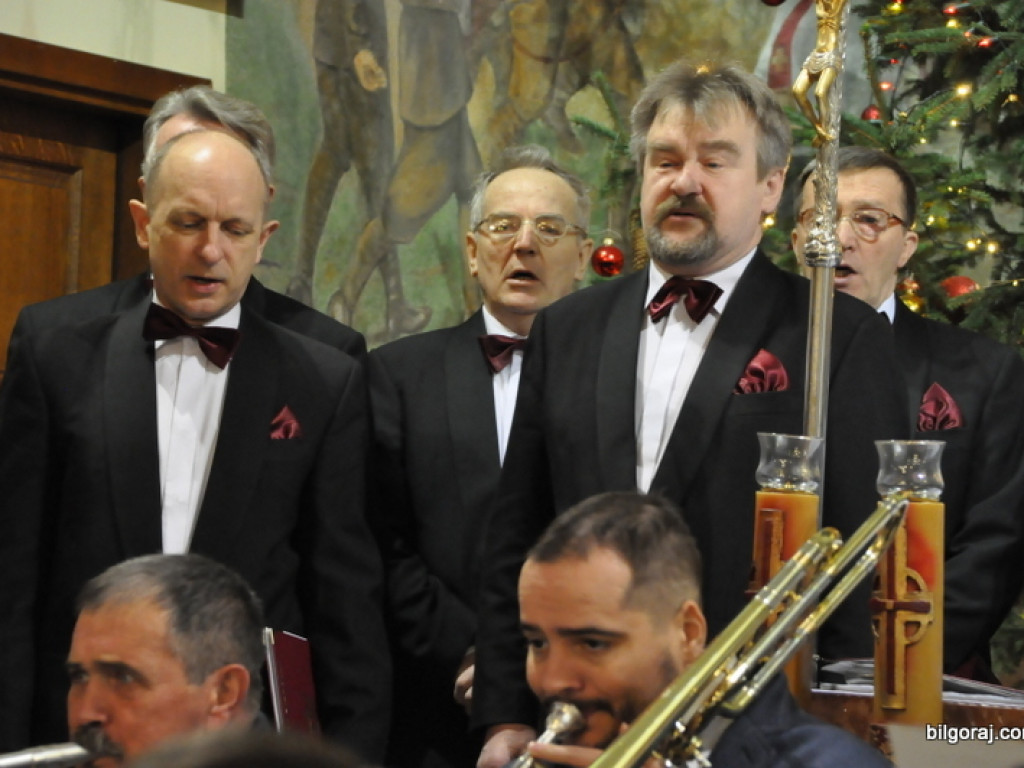 Biłgorajski chór i orkiestra dęta kolędowali w kościele św. Jerzego (FOTO)