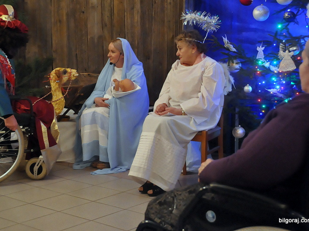 Jasełka w DPS dla Kombatantów. Wśród aktorów pensjonariusze, personel i kapelan (FOTO)