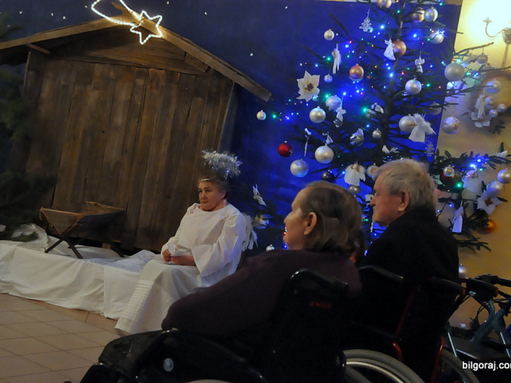 Jasełka w DPS dla Kombatantów. Wśród aktorów pensjonariusze, personel i kapelan (FOTO)