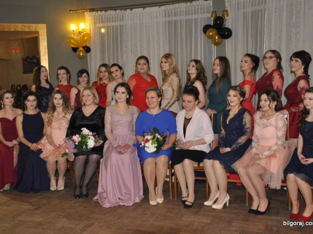 Studniówka uczniów Katolickiego Liceum Ogólnokształcącego (FOTO)