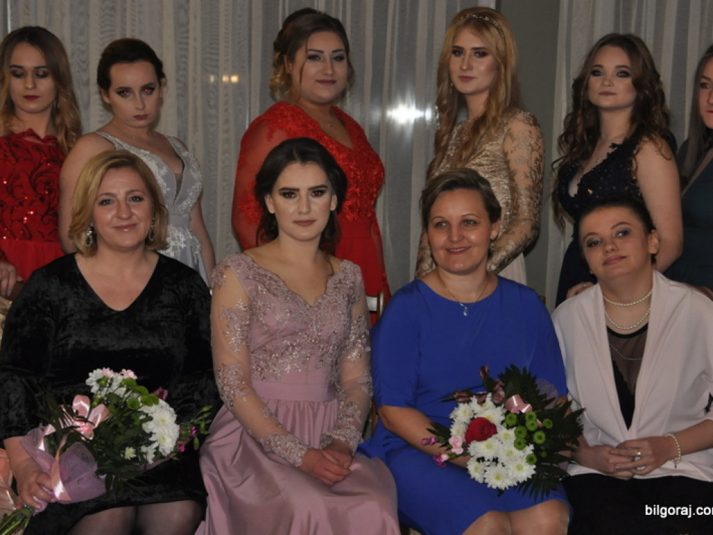 Studniówka uczniów Katolickiego Liceum Ogólnokształcącego (FOTO)