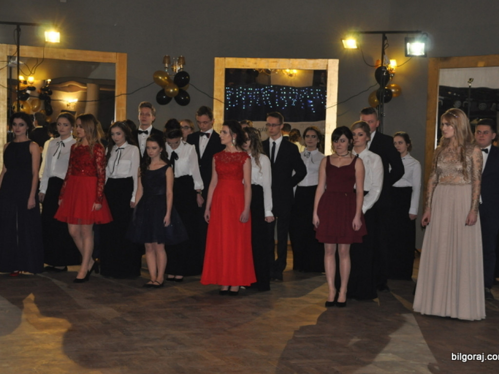 Studniówka uczniów Katolickiego Liceum Ogólnokształcącego (FOTO)