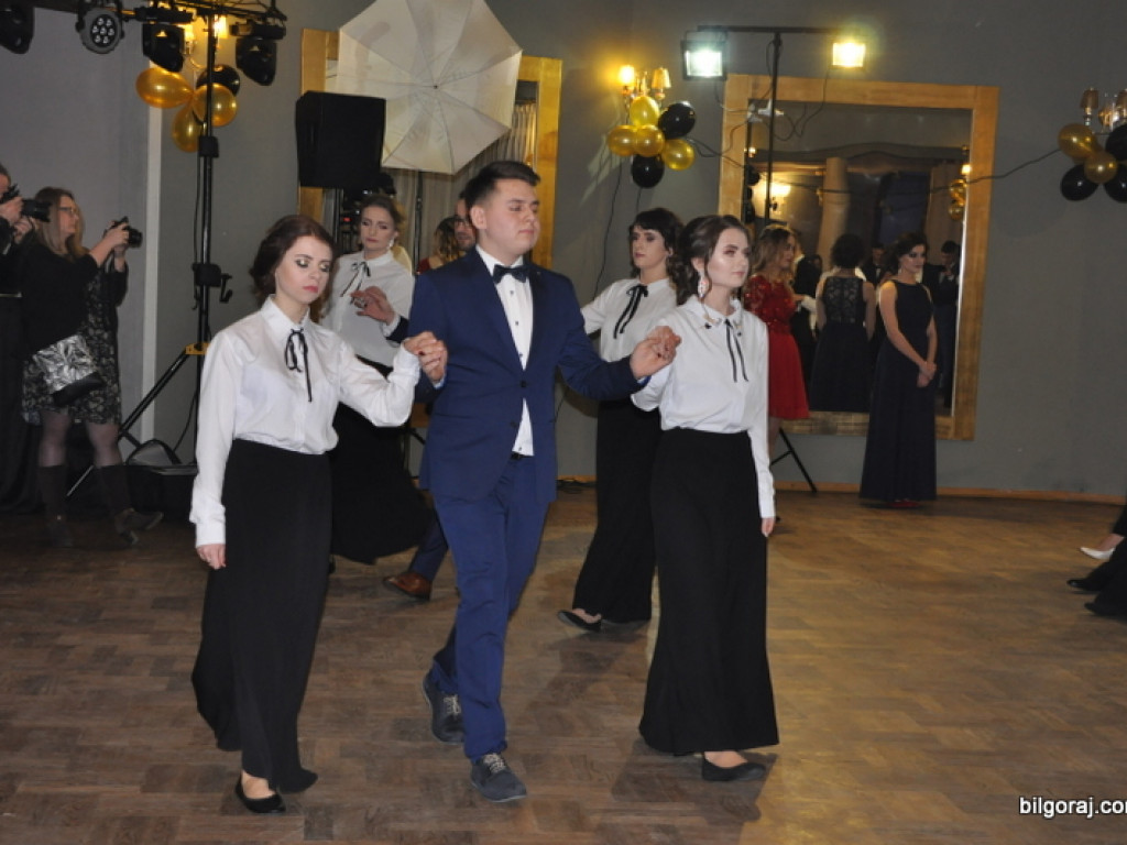 Studniówka uczniów Katolickiego Liceum Ogólnokształcącego (FOTO)