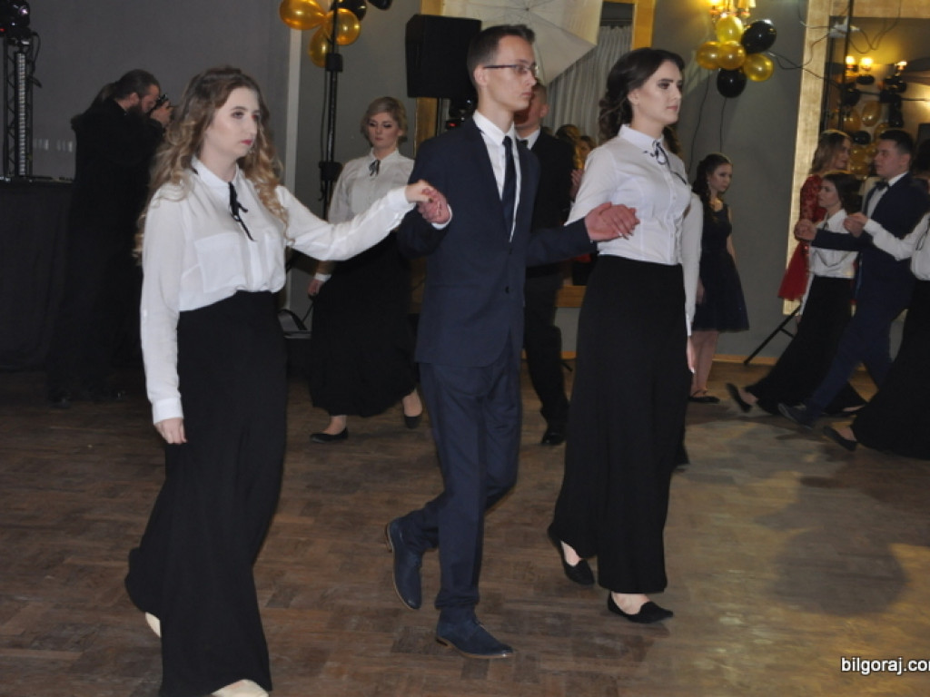Studniówka uczniów Katolickiego Liceum Ogólnokształcącego (FOTO)