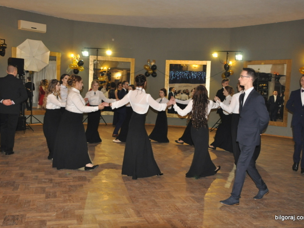 Studniówka uczniów Katolickiego Liceum Ogólnokształcącego (FOTO)
