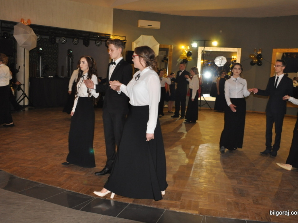 Studniówka uczniów Katolickiego Liceum Ogólnokształcącego (FOTO)