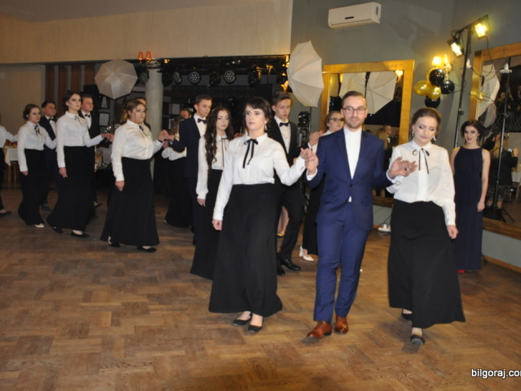 Studniówka uczniów Katolickiego Liceum Ogólnokształcącego (FOTO)