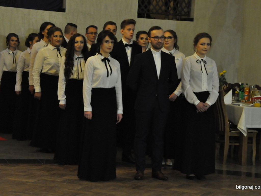 Studniówka uczniów Katolickiego Liceum Ogólnokształcącego (FOTO)