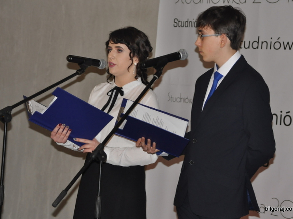 Studniówka uczniów Katolickiego Liceum Ogólnokształcącego (FOTO)