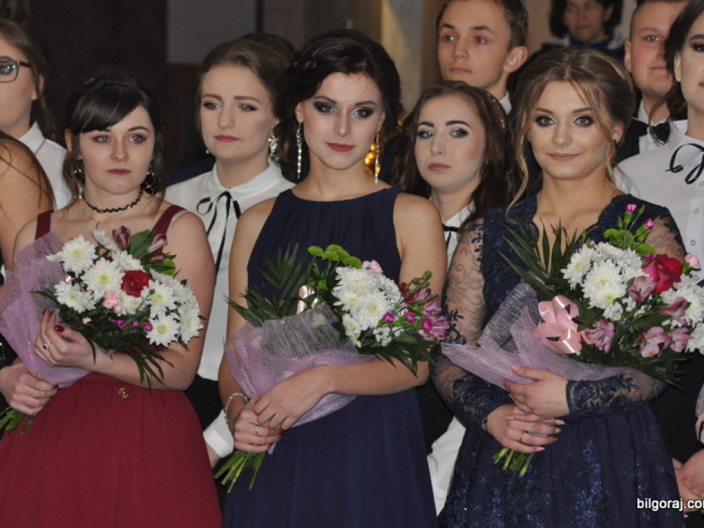 Studniówka uczniów Katolickiego Liceum Ogólnokształcącego (FOTO)