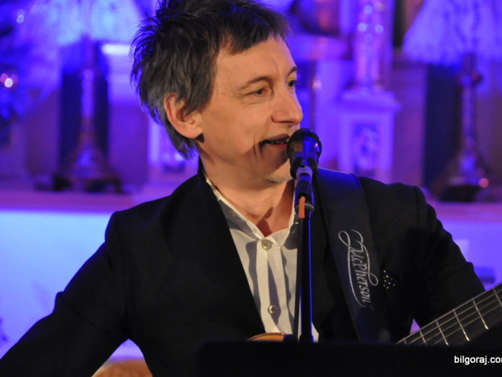 Koncert Maćka Miecznikowskiego w Soli. Zabrzmiały polskie kolędy i popularne piosenki (FOTO, VIDEO)