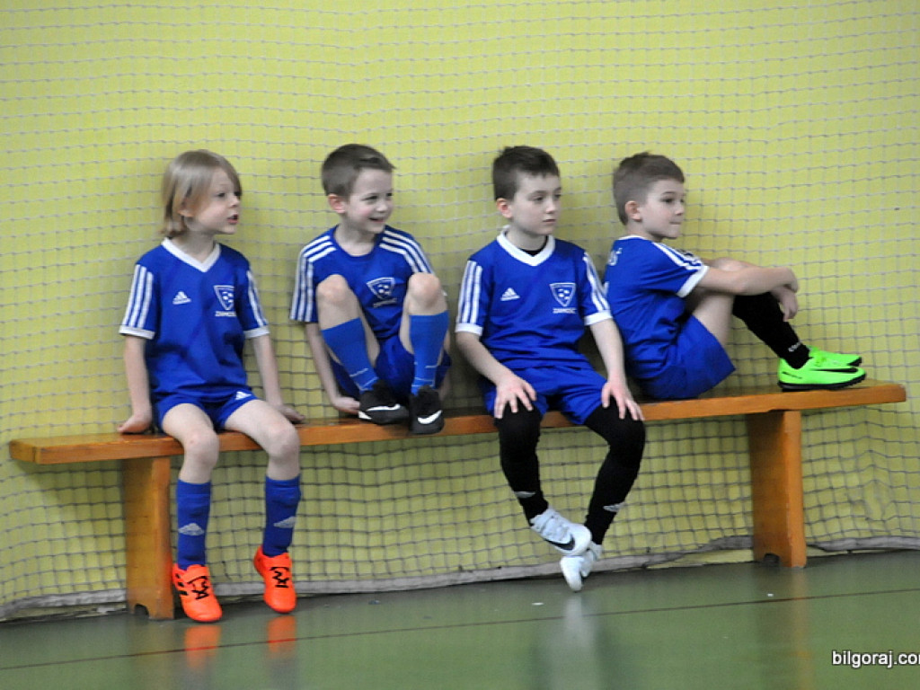 Sportowe zmagania małych piłkarzy (FOTO)