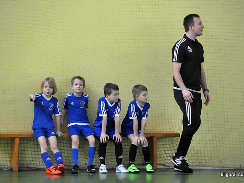 Sportowe zmagania małych piłkarzy (FOTO)