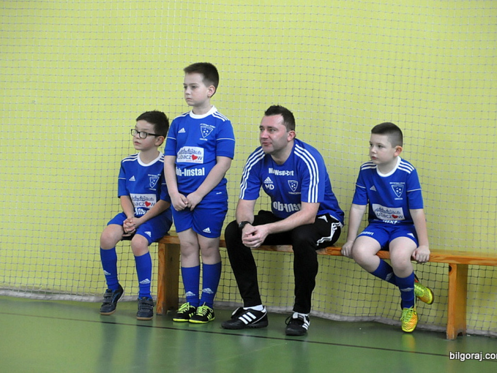 Sportowe zmagania małych piłkarzy (FOTO)