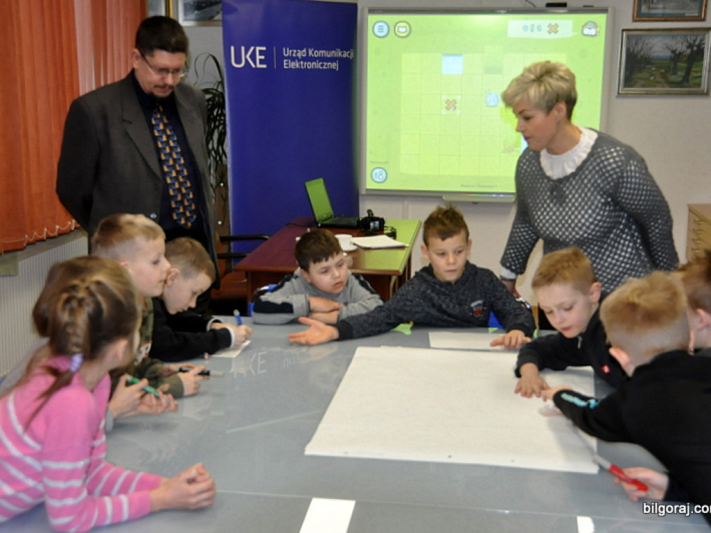 Przedstawiciele Urzędu Komunikacji Elektronicznej uczyli podstaw kodowania (FOTO)