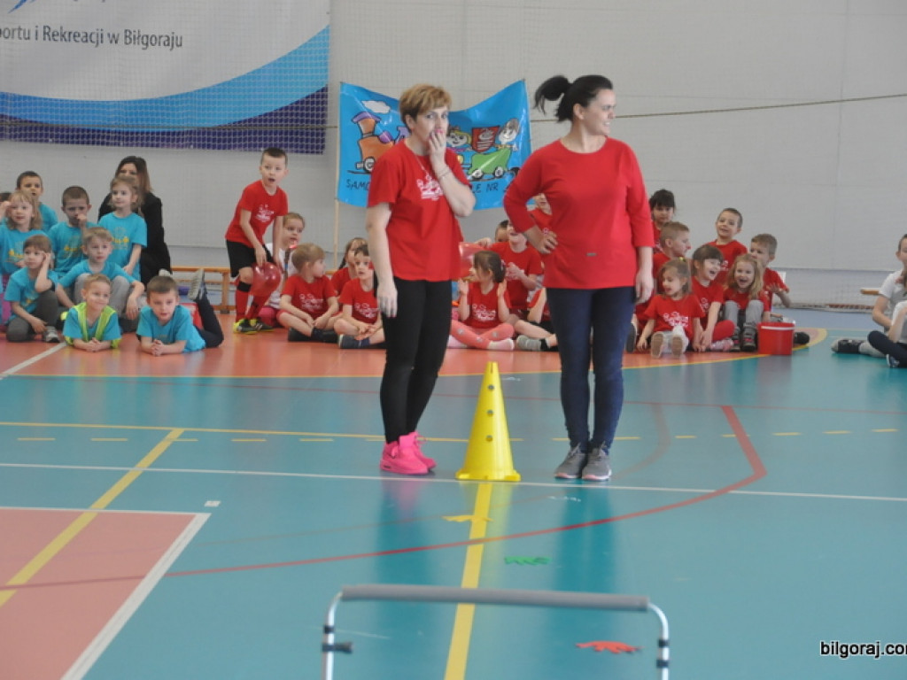 Przedszkolaki powitały wiosnę... na sportowo (FOTO)