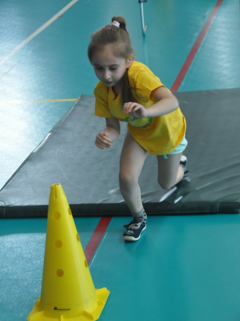 Przedszkolaki powitały wiosnę... na sportowo (FOTO)