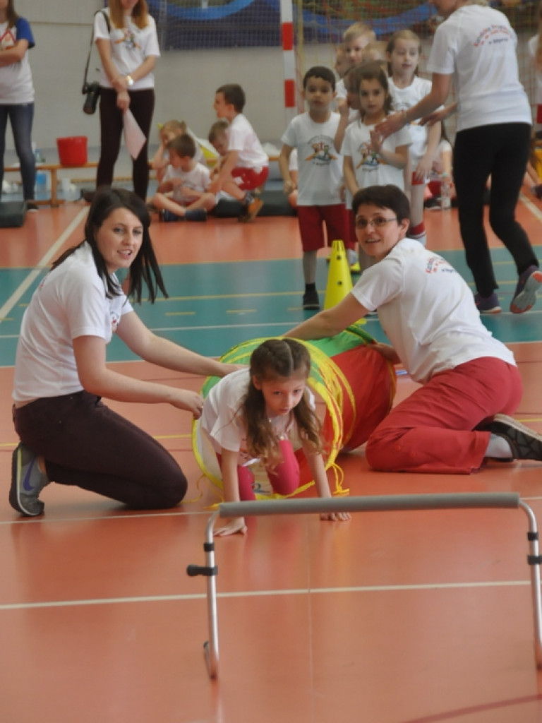Przedszkolaki powitały wiosnę... na sportowo (FOTO)