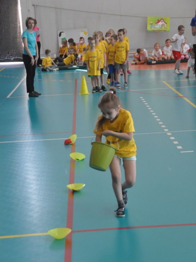 Przedszkolaki powitały wiosnę... na sportowo (FOTO)