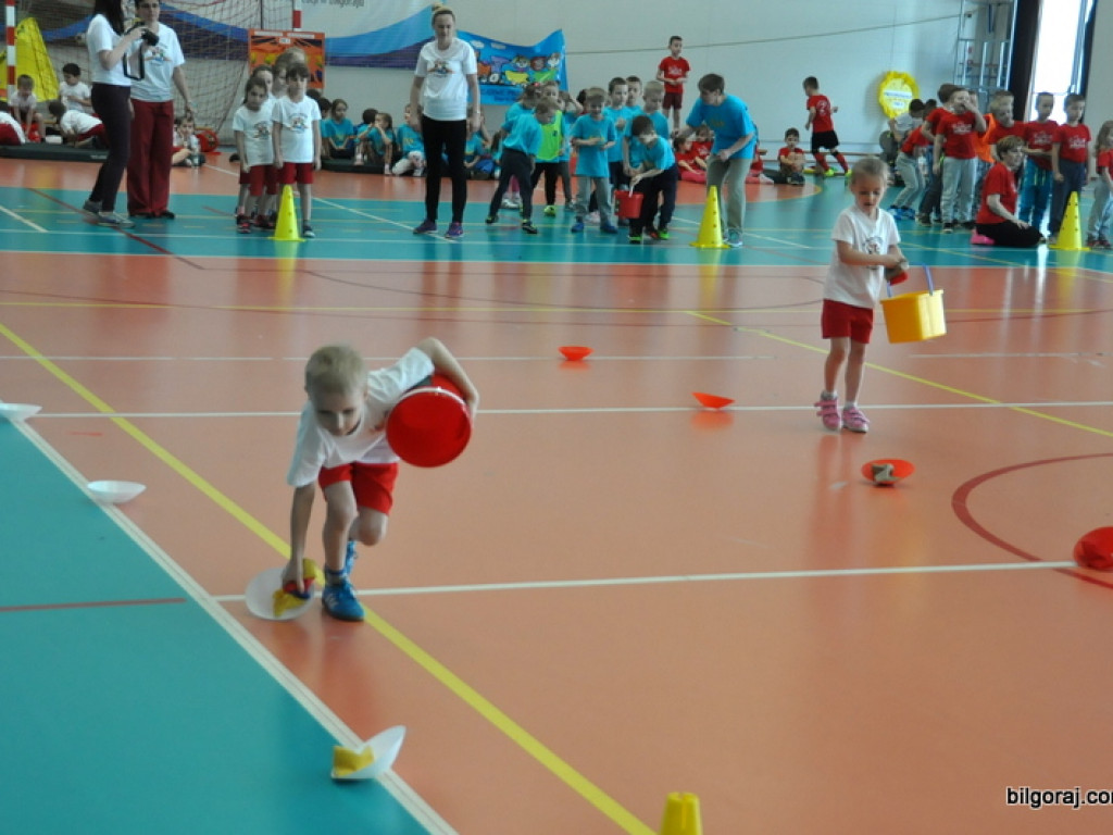 Przedszkolaki powitały wiosnę... na sportowo (FOTO)