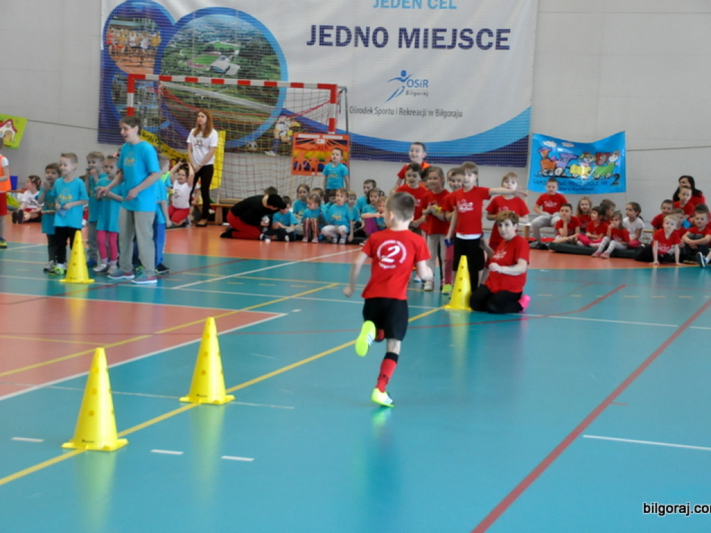 Przedszkolaki powitały wiosnę... na sportowo (FOTO)