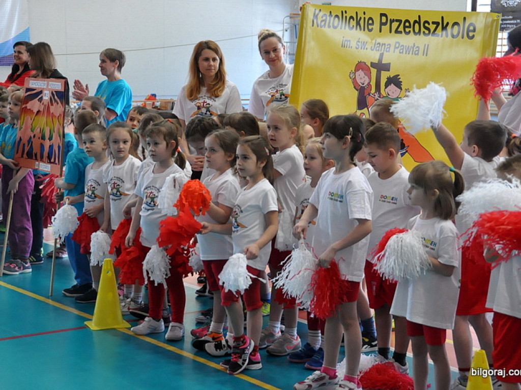 Przedszkolaki powitały wiosnę... na sportowo (FOTO)