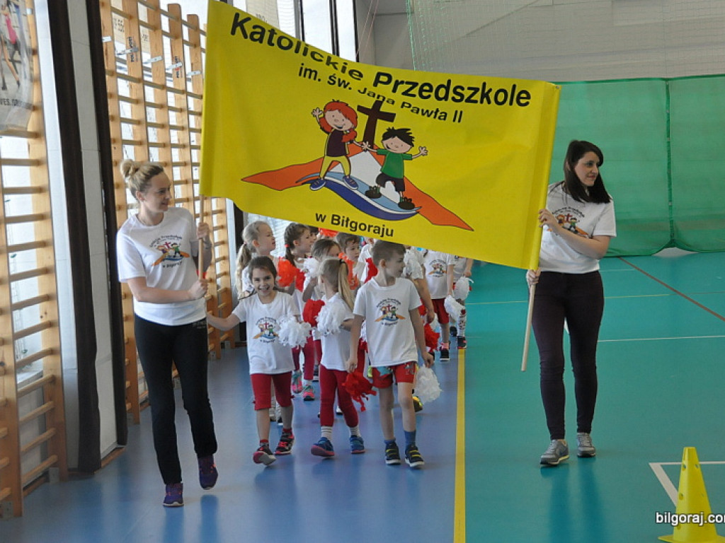 Przedszkolaki powitały wiosnę... na sportowo (FOTO)